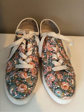 Minx Boutique Floral Lace-Up Sneakers - White Laces, Multicolor Floral